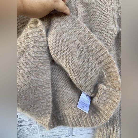 Brock Collection
Kaelie Cashmere Bell-Sleeve jumper size small - Picture 9 of 13